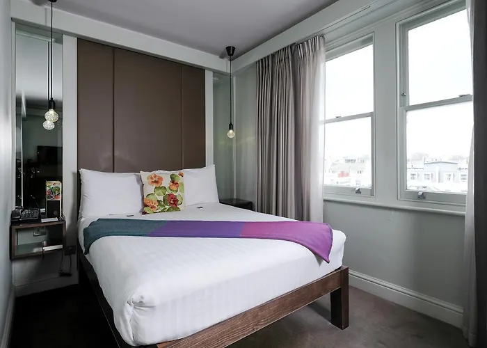 Signature Townhouse London Hyde Park