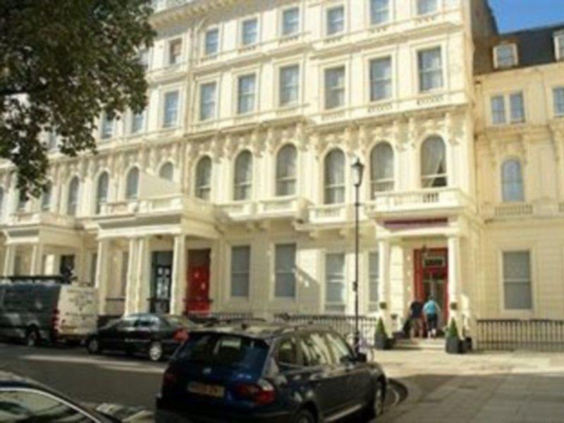Отель Signature Townhouse Hyde Park 4*