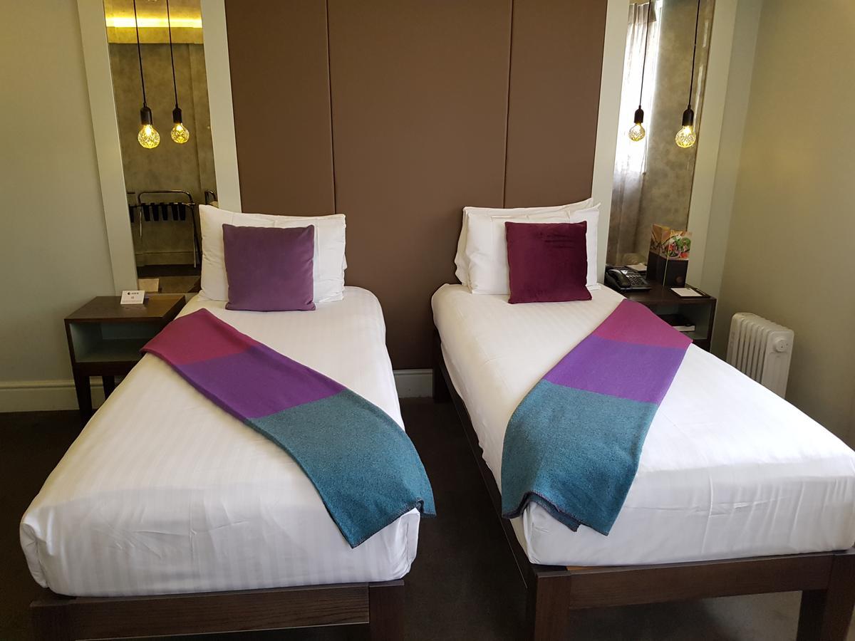Отель Signature Townhouse Hyde Park 4*